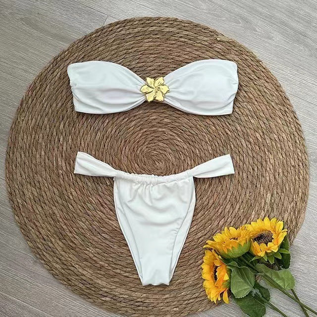 Émera – Bandeau bikini met gouden ringdetail
