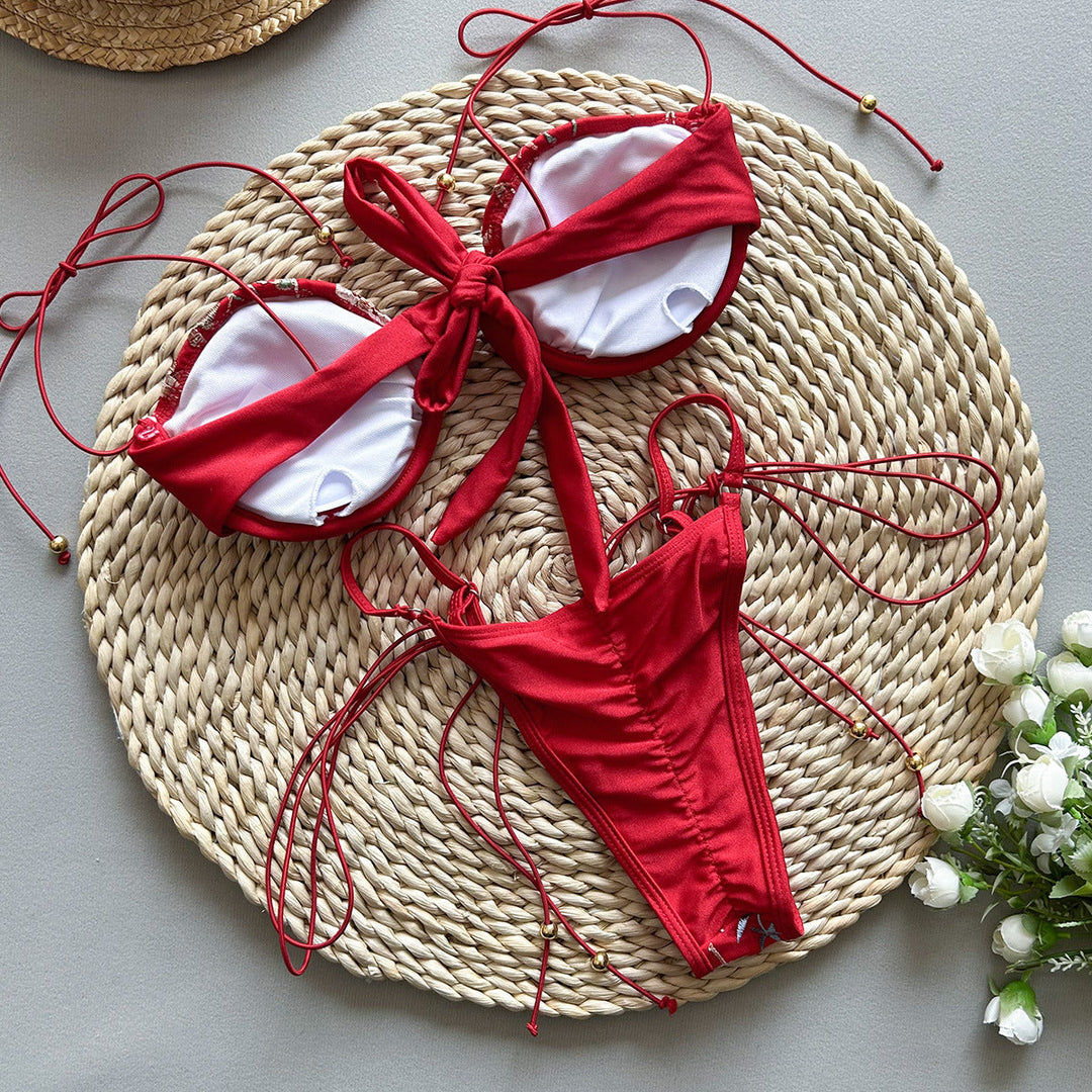 Claire – Elegante bikini met embroidery en split