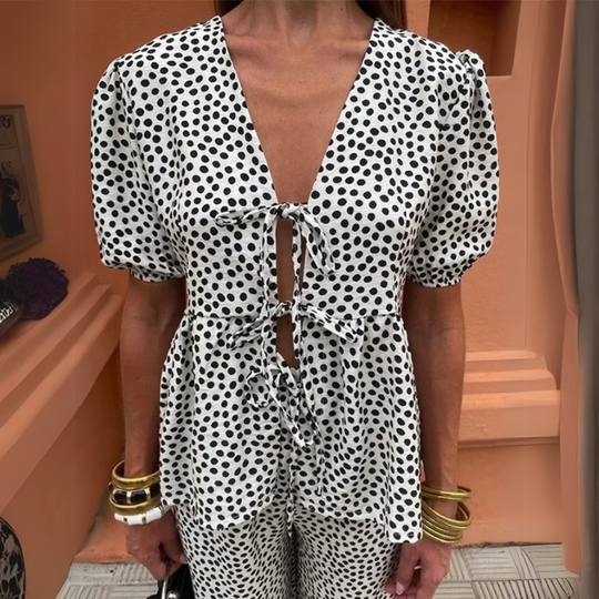 Liora – Zomers Tweedelig Setje met Statement Print