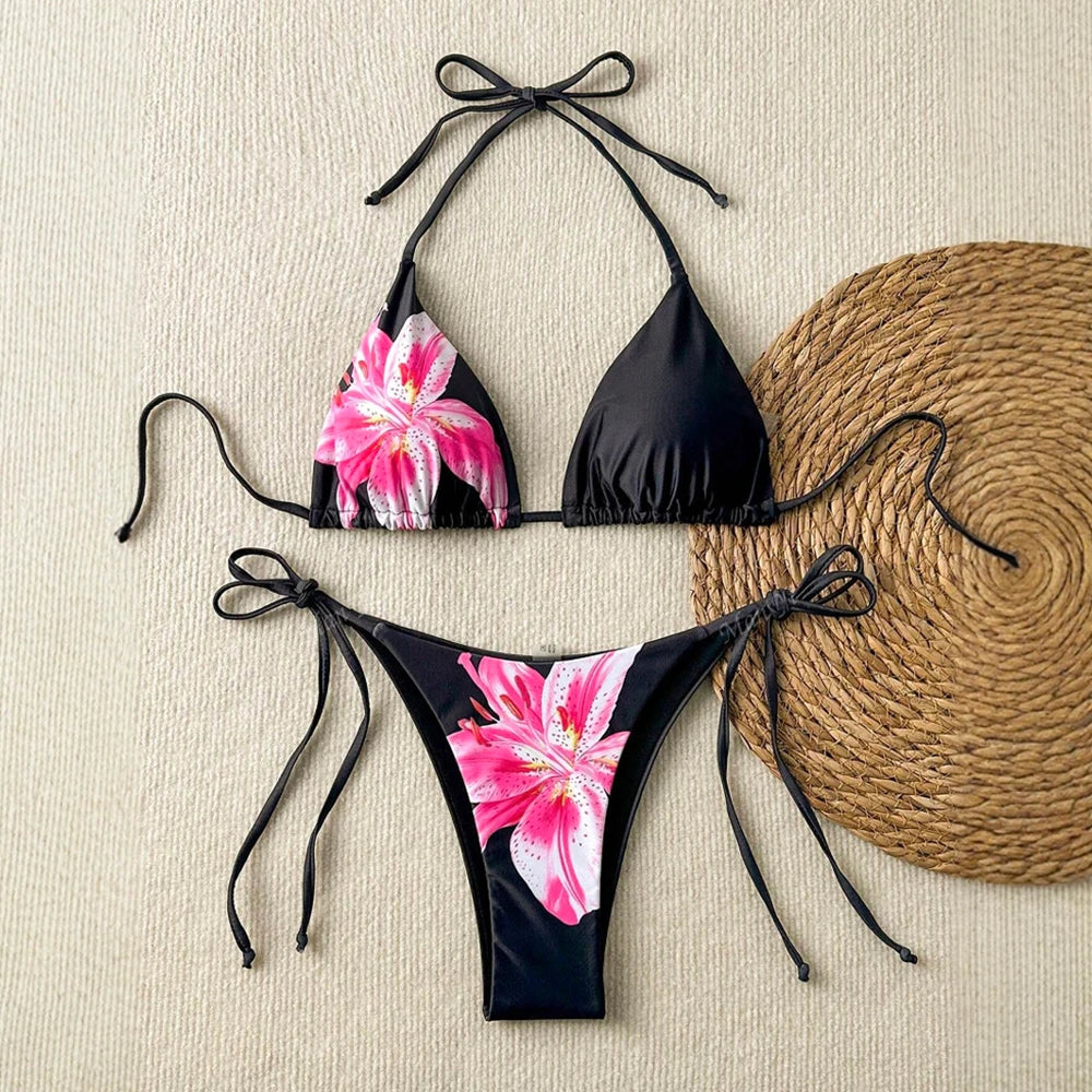 Lilou – Triangle bikini met bloemendetail