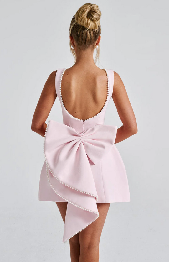 Eleanor - Tijdloze Elegantie met Strikdetail