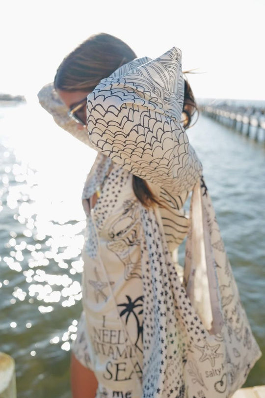 Kim – Satijnen vakantieset met blouse en short