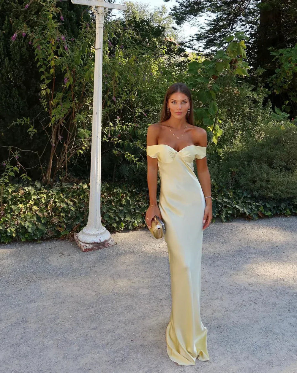 Soraya – Satijnen maxi-jurk met open rug