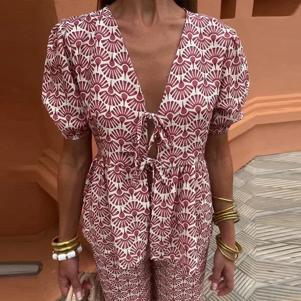 Liora – Zomers Tweedelig Setje met Statement Print