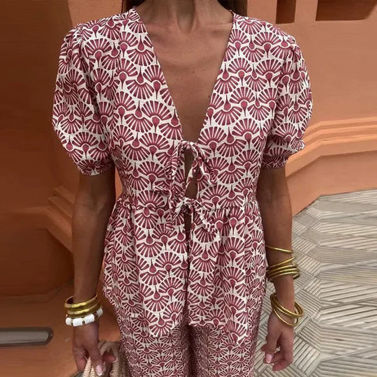 Liora – Zomers Tweedelig Setje met Statement Print