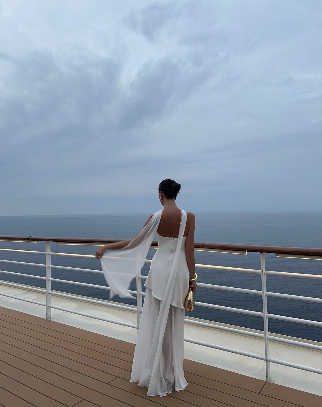 Élira – Asymmetrische maxi-jurk met strapless design