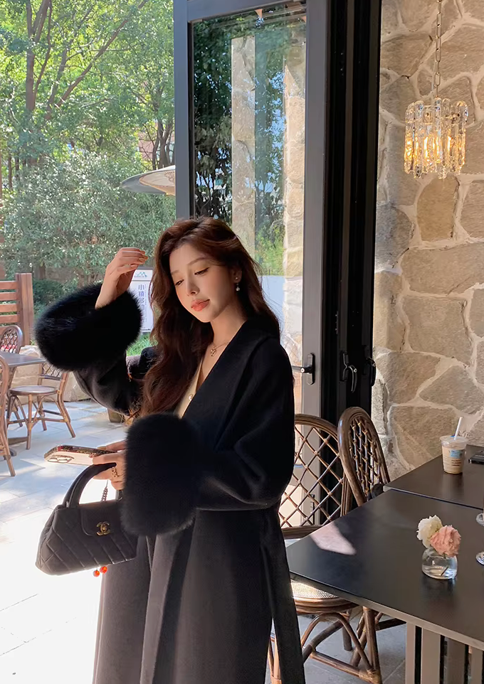 Noémie - Luxe mantel met ceintuur en elegante pasvorm