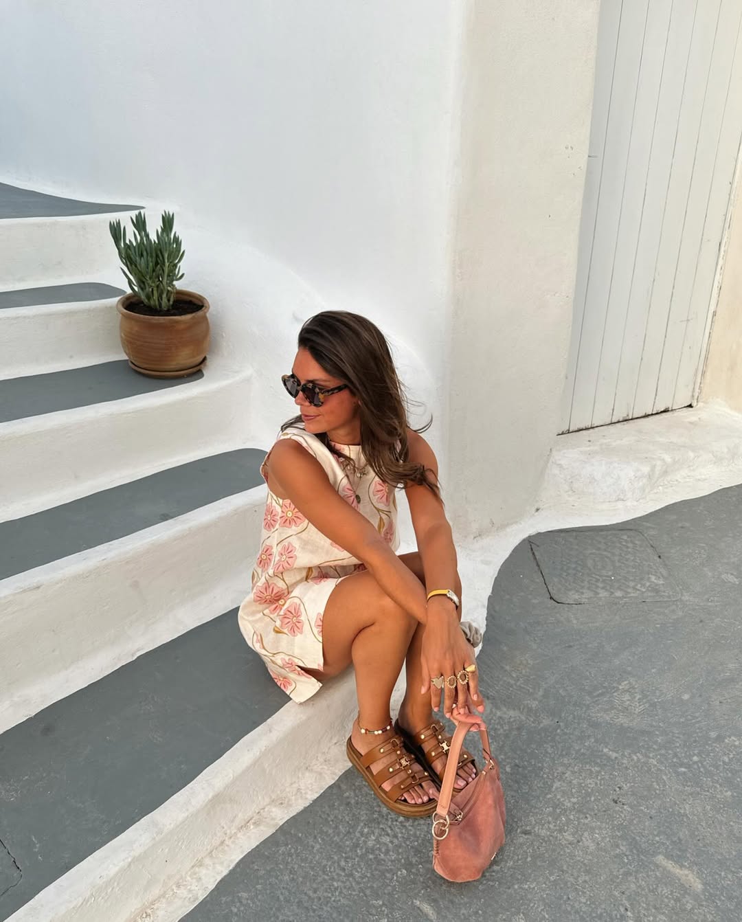 Lunara – Korte mouwloze jurk met zomerse print