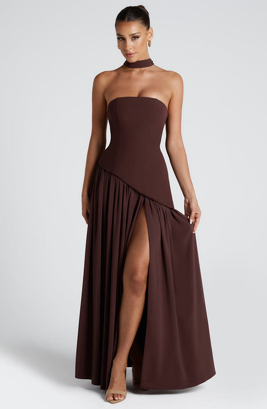 Imani – Strapless Maxi-jurk met Asymmetrische Taille